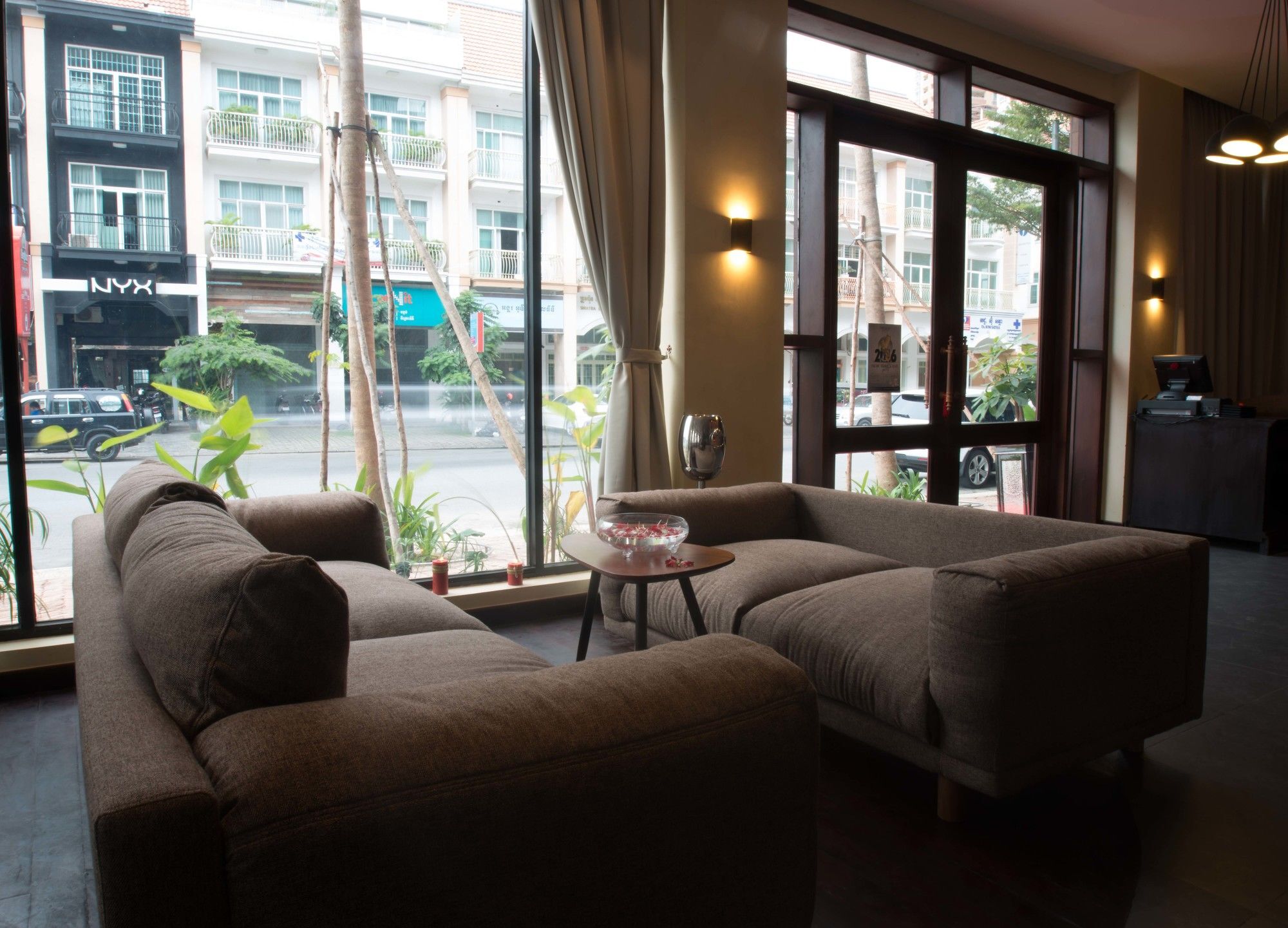 Almond Hotel Bassac River Phnom Penh Eksteriør bilde