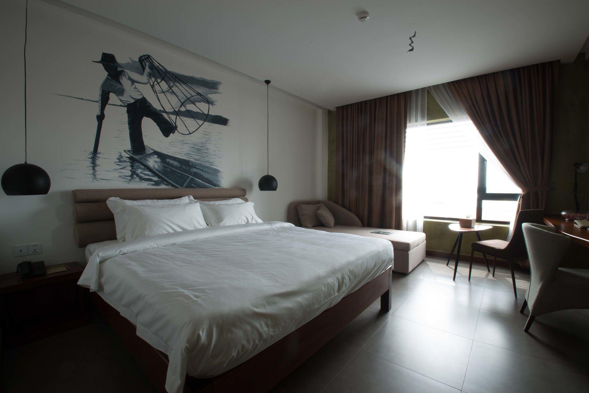 Almond Hotel Bassac River Phnom Penh Eksteriør bilde