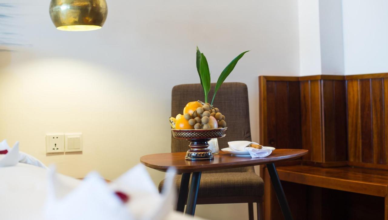 Almond Hotel Bassac River Phnom Penh Eksteriør bilde