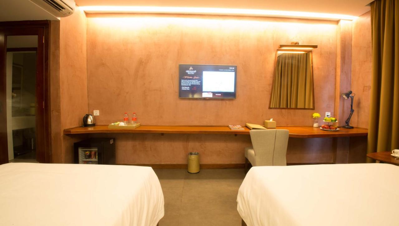 Almond Hotel Bassac River Phnom Penh Eksteriør bilde