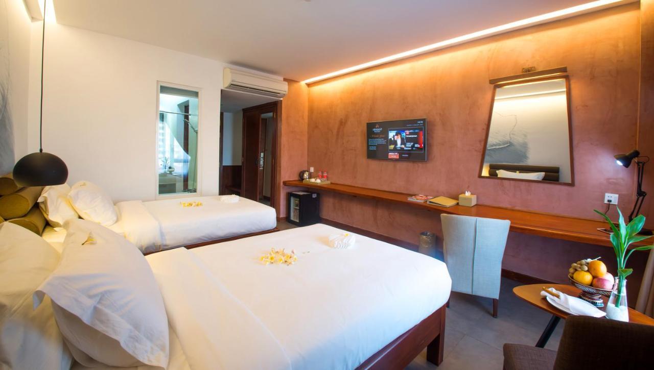 Almond Hotel Bassac River Phnom Penh Eksteriør bilde