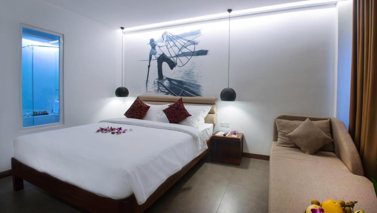 Almond Hotel Bassac River Phnom Penh Eksteriør bilde